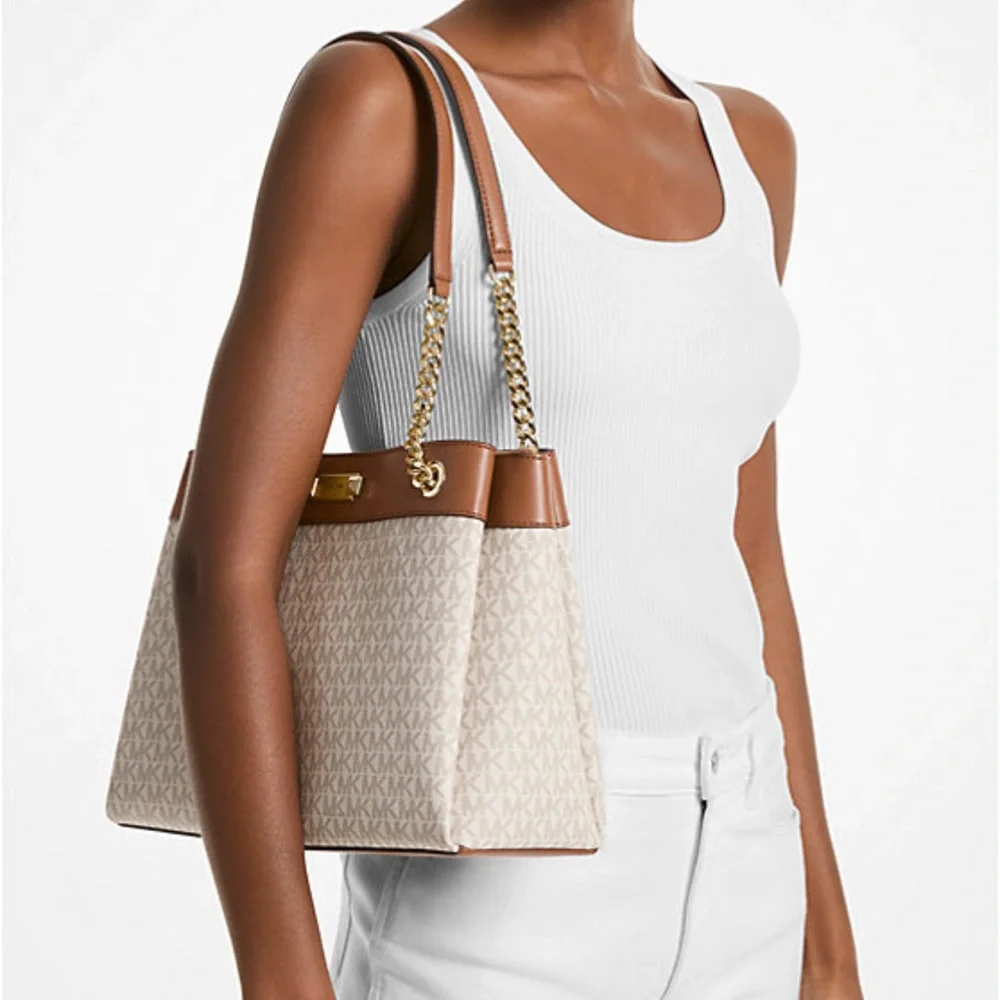 Michael Kors Whitney Medium Signature Logo Tote Bag
Vanilla
NWT - Picture 1 of 16